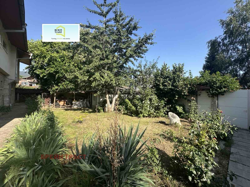 Продава КЪЩА в град София, с. Бистрица - 545 кв.м / 1 236 000 € » 2 417 405.88 лв., БРЕЙН ТРЪСТ