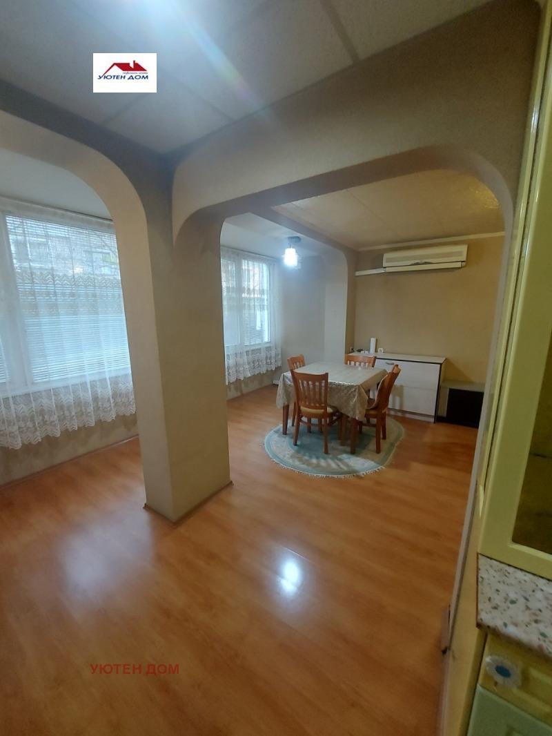 Продава 3-СТАЕН, гр. Шумен, Военно училище, снимка 10 - Апартаменти - 52611340