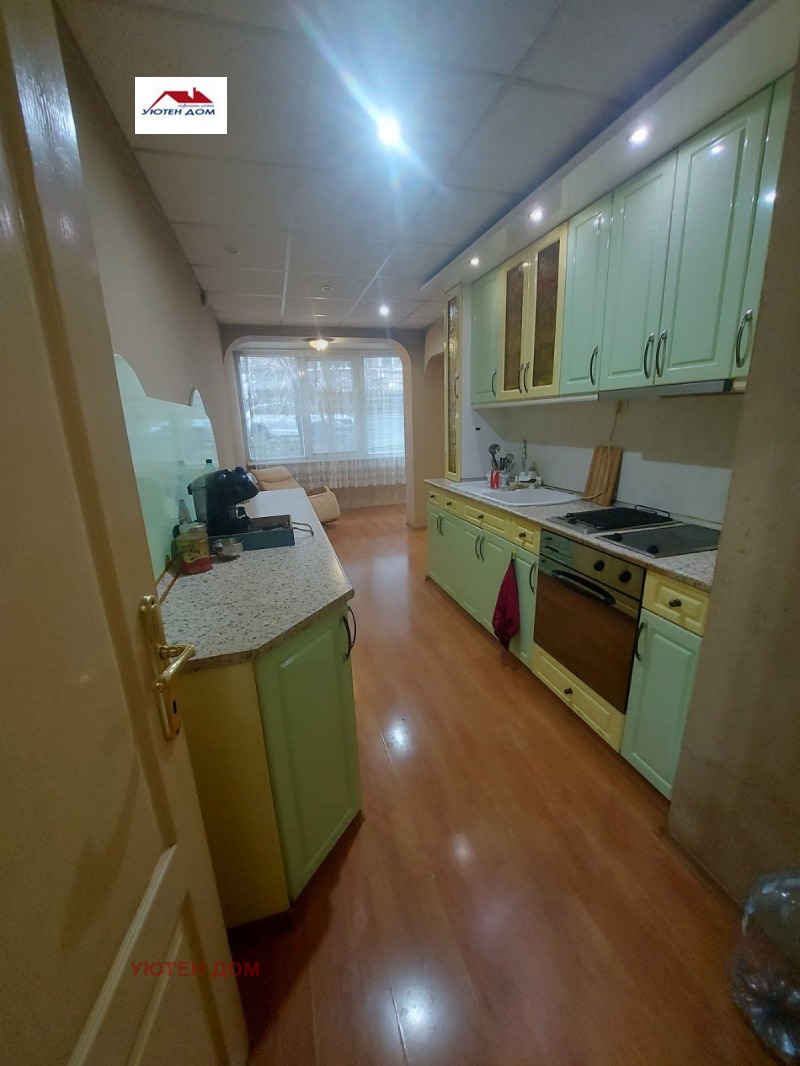 Продава 3-СТАЕН, гр. Шумен, Военно училище, снимка 9 - Апартаменти - 52611340