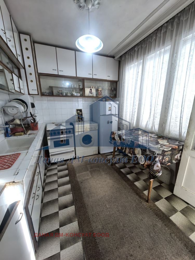 Продава МНОГОСТАЕН, гр. Шумен, Куршун чешма, снимка 4 - Апартаменти - 52568441