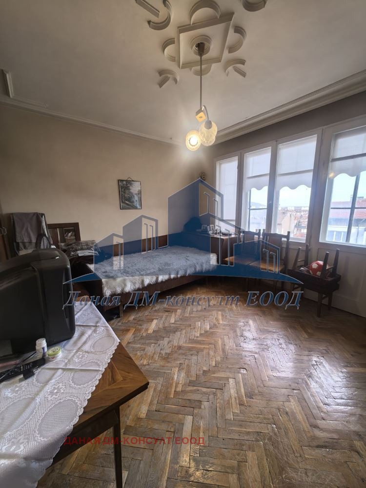 Продава МНОГОСТАЕН, гр. Шумен, Куршун чешма, снимка 2 - Апартаменти - 52888710