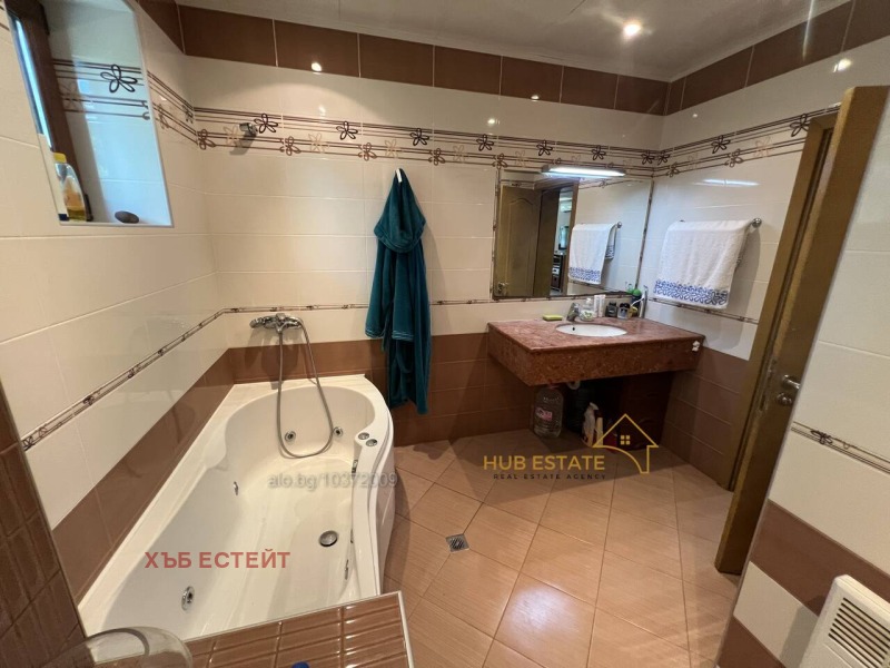Продава  Многостаен град Добрич , Център , 130 кв.м | 21339385 - изображение [9]