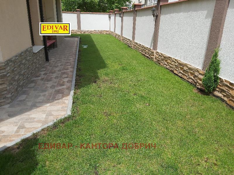 Продава КЪЩА, гр. Добрич, Център, снимка 2 - Къщи - 29217611