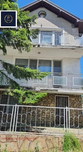 Huis Starozagorski bani, regio Stara Zagora 1