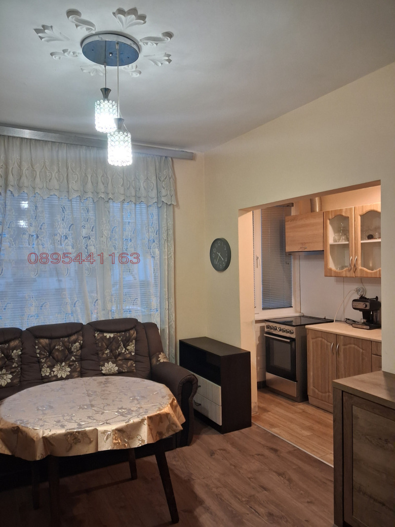 Продава 3-СТАЕН, гр. Варна, Лятно кино Тракия