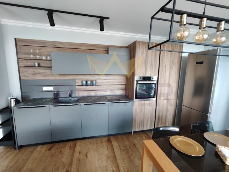 Продава 3-СТАЕН, гр. Варна, Бриз, снимка 2 - Апартаменти - 53369363