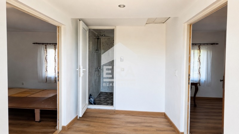 Продава КЪЩА, с. Осмар, област Шумен, снимка 5 - Къщи - 55830495