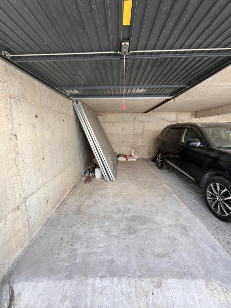 Myytävänä  Parkkipaikka Sofia , Mladost 4 , 17 neliömetriä | 65469830