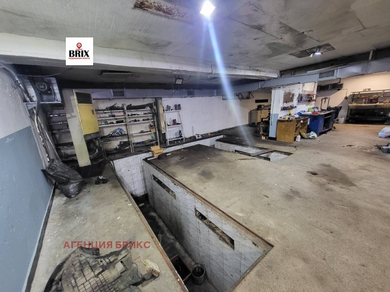 In vendita  Edificio industriale Ruse , Ialta , 280 mq | 62592768