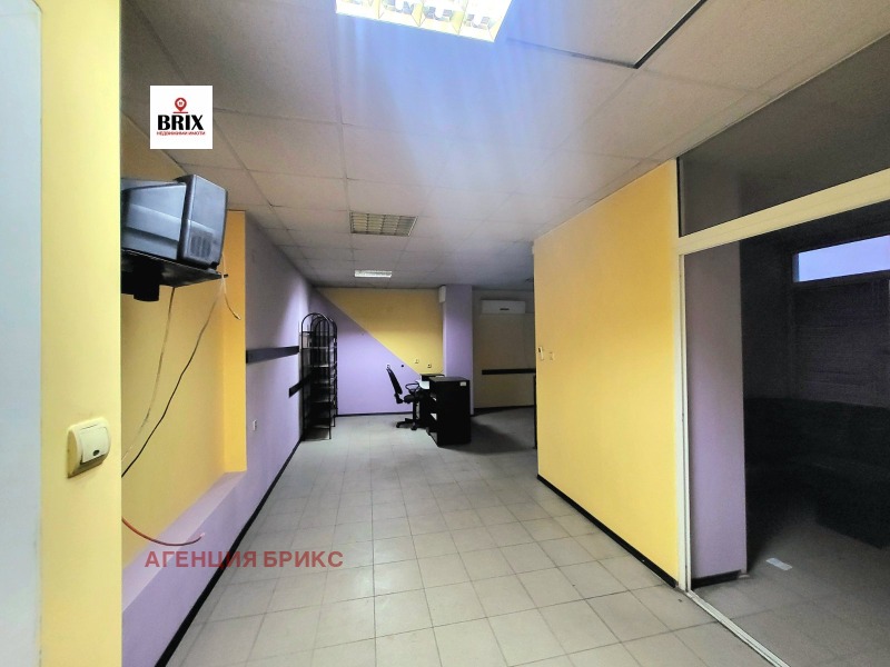 In vendita  Edificio industriale Ruse , Ialta , 280 mq | 62592768 - Immagine [9]