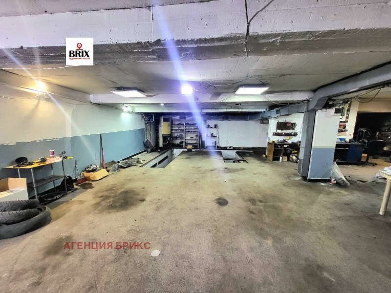 In vendita  Edificio industriale Ruse , Ialta , 280 mq | 62592768 - Immagine [2]