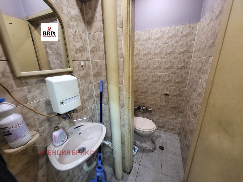 In vendita  Edificio industriale Ruse , Ialta , 280 mq | 62592768 - Immagine [8]