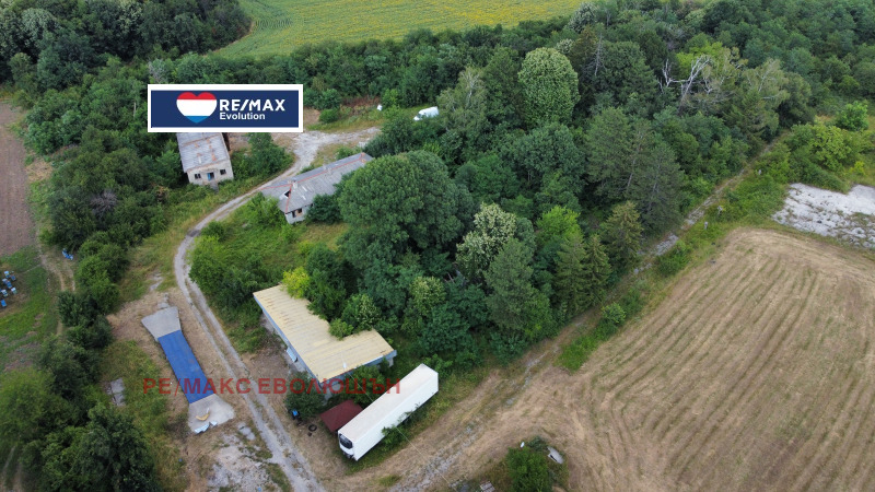 Продава ФАБРИКА/ЗАВОД в област Разград, с. Градина - 62651 кв.м / 820 000 € » 1 603 780.60 лв., РЕ/МАКС ЕВОЛЮШЪН