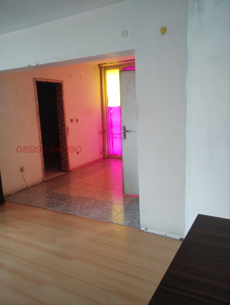 Продава 3-СТАЕН, гр. София, Оборище, снимка 2 - Апартаменти - 53020360