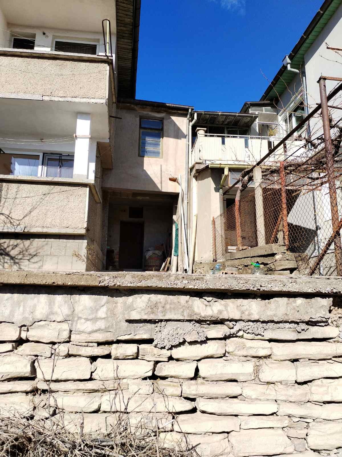 Продава КЪЩА, гр. Велико Търново, Център, снимка 2 - Къщи - 49614137