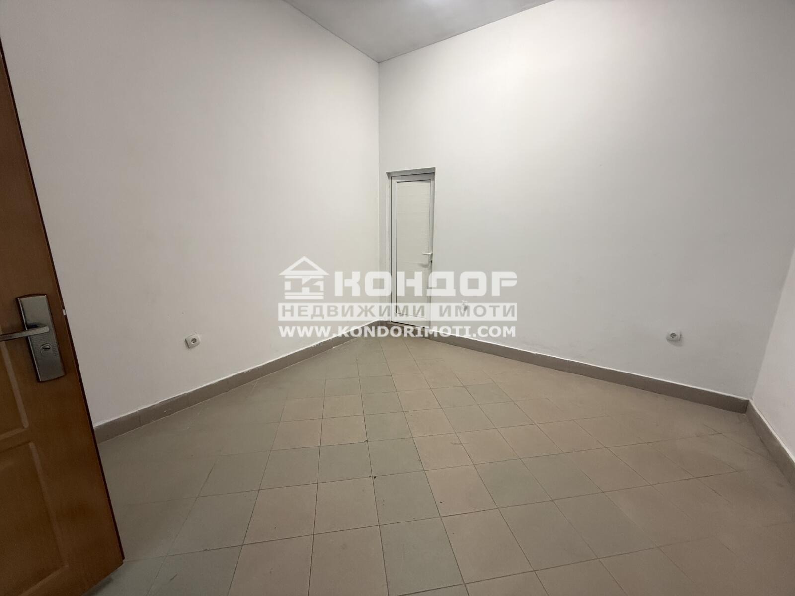 Продава МАГАЗИН, гр. Пловдив, Кючук Париж, снимка 4 - Магазини - 54106791