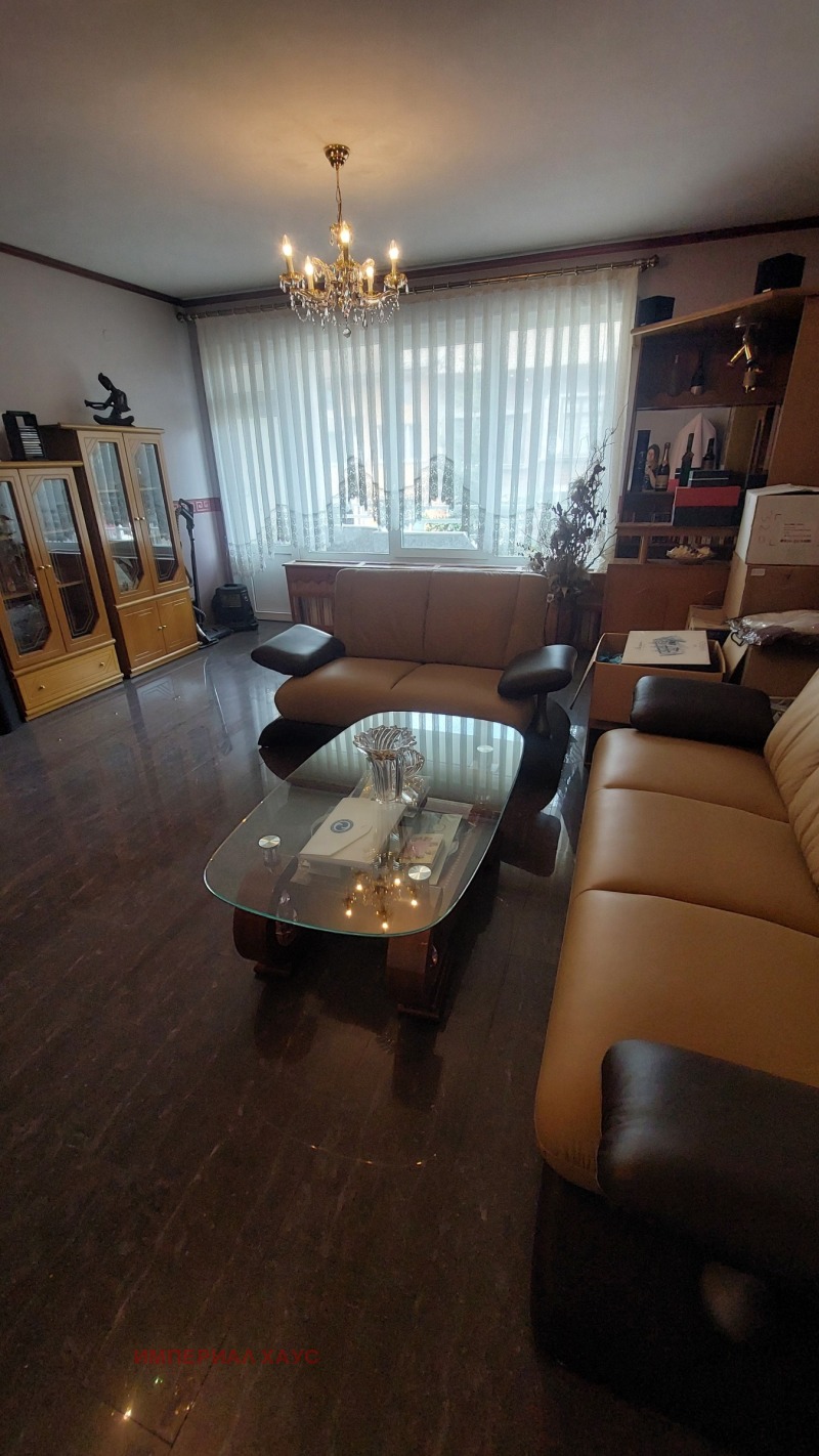 Продава МНОГОСТАЕН в град Хасково, Каменни - 305 кв.м / 271 930 € » 531 848.85 лв., ИМПЕРИАЛ ХАУС