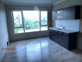 Studio Iztok, Pernik