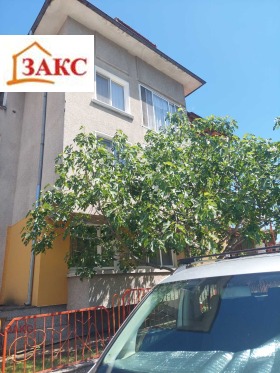 Продава  Етаж от къща, град Кърджали