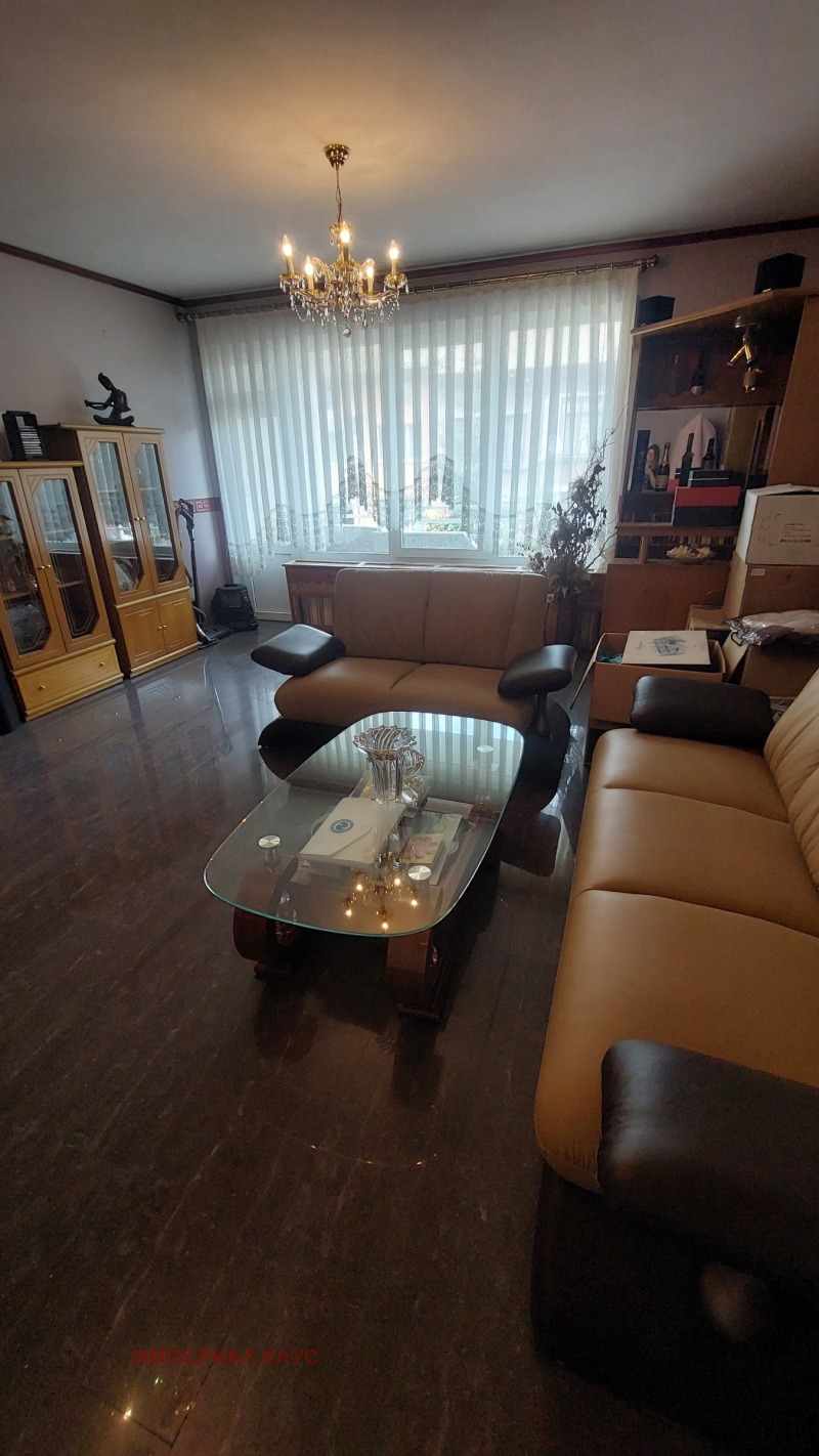 À vendre  3+ chambres Haskovo , Kamenni , 305 m² | 76040617