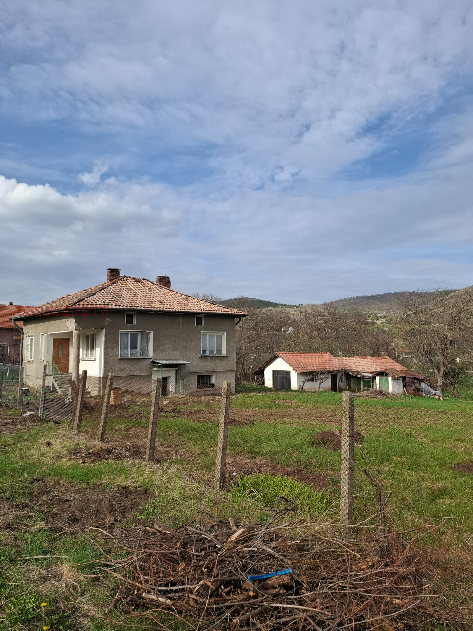 Продава КЪЩА, с. Гърло, област Перник