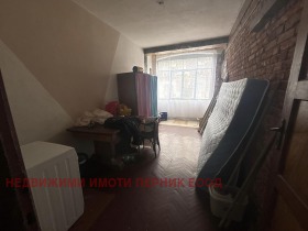 2 Schlafzimmer Iztok, Pernik 13