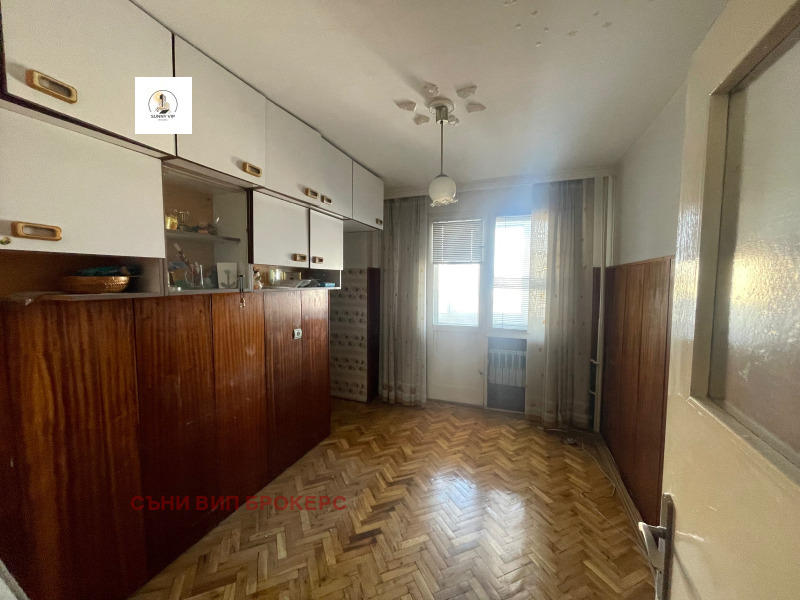 Продава  2-стаен град Плевен , Широк център , 71 кв.м | 38417942 - изображение [2]