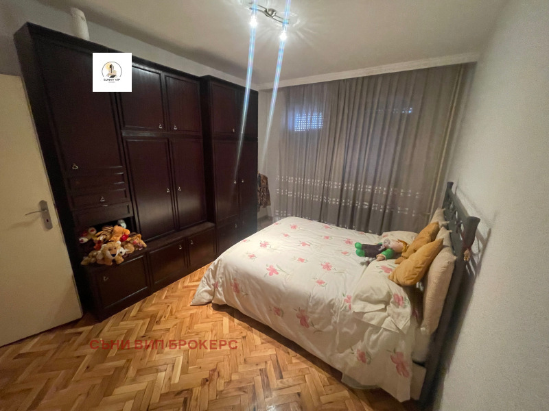 Продава  2-стаен град Плевен , Широк център , 71 кв.м | 38417942 - изображение [11]