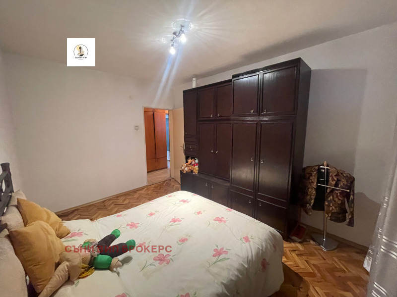 Продава  3-стаен град Плевен , Широк център , 71 кв.м | 68447682 - изображение [12]