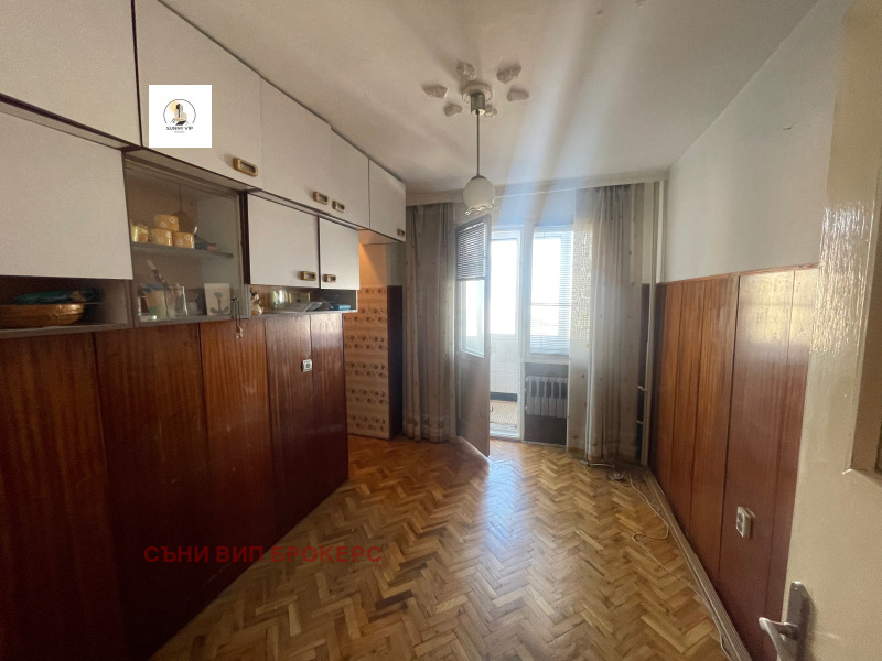 Продава  3-стаен град Плевен , Широк център , 71 кв.м | 68447682 - изображение [2]