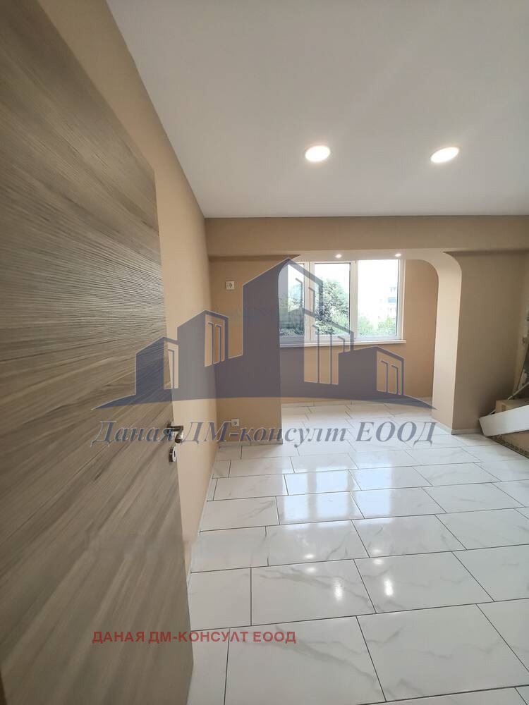 Продава 3-СТАЕН, гр. Шумен, Добруджански, снимка 2 - Апартаменти - 55945597