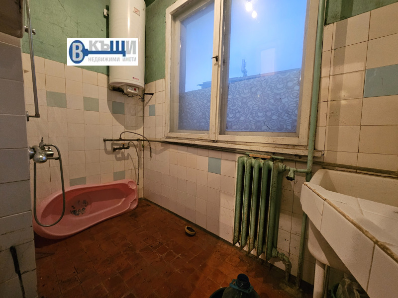 Продава 4-СТАЕН, гр. Велико Търново, Акация, снимка 4 - Апартаменти - 52386058