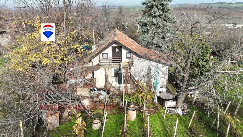 Продава ВИЛА в град Русе, Долапите - 37 кв.м / 17 900 € » 35 009.36 лв., РЕМАКС РИВЪР ЕСТЕЙТ