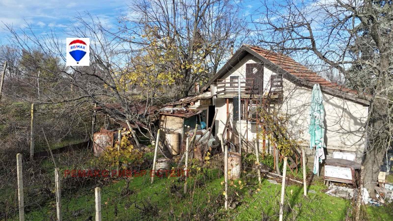 Продава ВИЛА, гр. Русе, Долапите, снимка 8 - Вили - 52576334