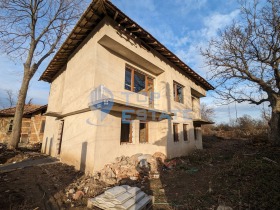 Dům Kamen, oblast Veliko Tarnovo