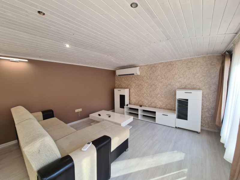 Продава  3-стаен град Хасково , Воеводски , 100 кв.м | 15898625 - изображение [2]