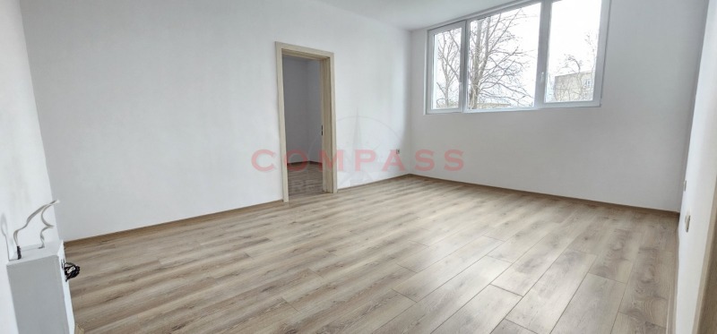 Продава 3-СТАЕН, гр. Варна, Левски 1