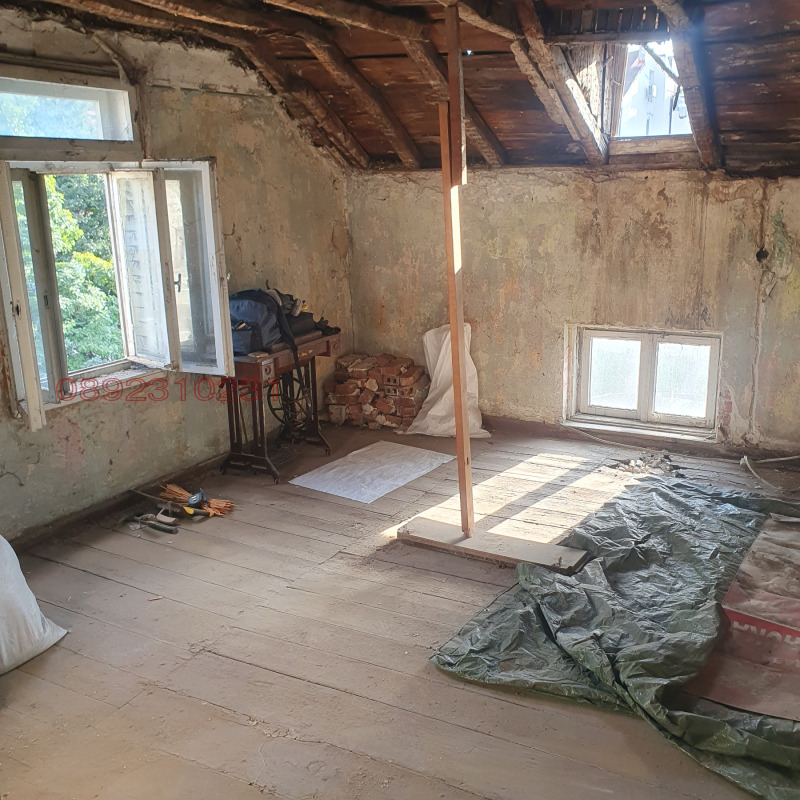 Продава ЕТАЖ ОТ КЪЩА, гр. Кюстендил, Център, снимка 5 - Етаж от къща - 52960879