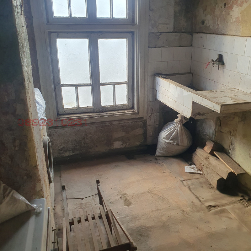 Продава ЕТАЖ ОТ КЪЩА, гр. Кюстендил, Център, снимка 6 - Етаж от къща - 52960879