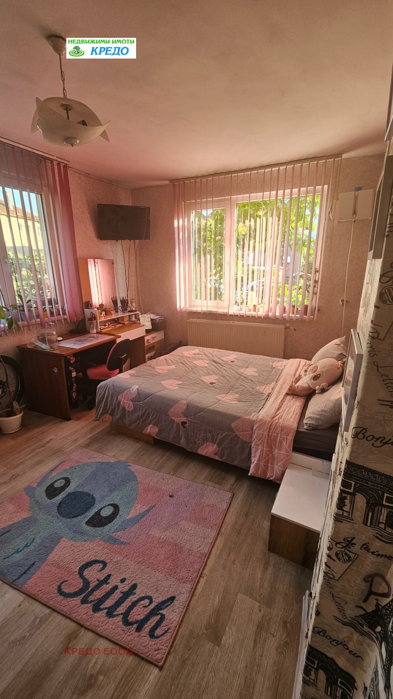 Продава ЕТАЖ ОТ КЪЩА, гр. Перник, Димова махала, снимка 3 - Етаж от къща - 53235394