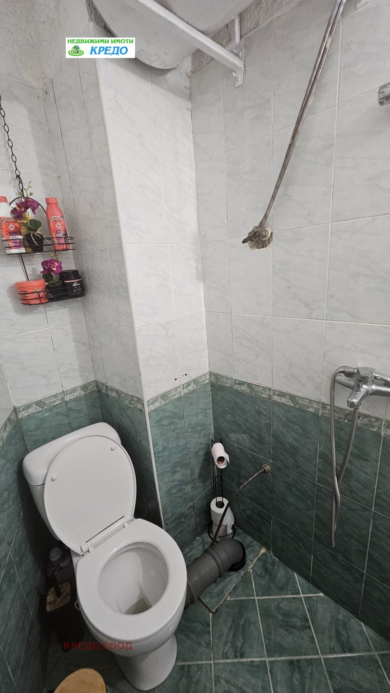 Продава ЕТАЖ ОТ КЪЩА, гр. Перник, Димова махала, снимка 9 - Етаж от къща - 53235394