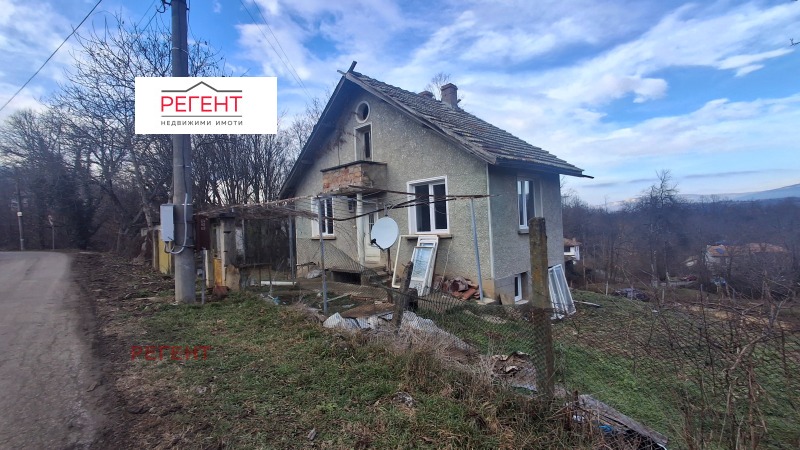 Продава КЪЩА, с. Пейовци, област Габрово