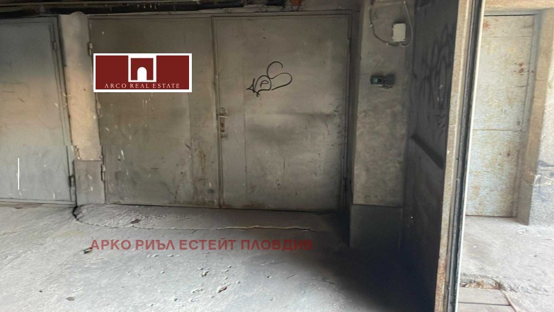Продава ГАРАЖ, ПАРКОМЯСТО, гр. Пловдив, Тракия, снимка 2 - Гаражи и паркоместа - 53030831