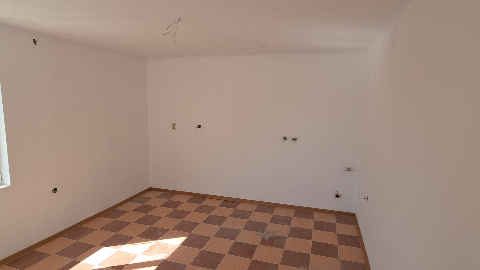 Продава КЪЩА, с. Червенци, област Варна, снимка 15 - Къщи - 55676940