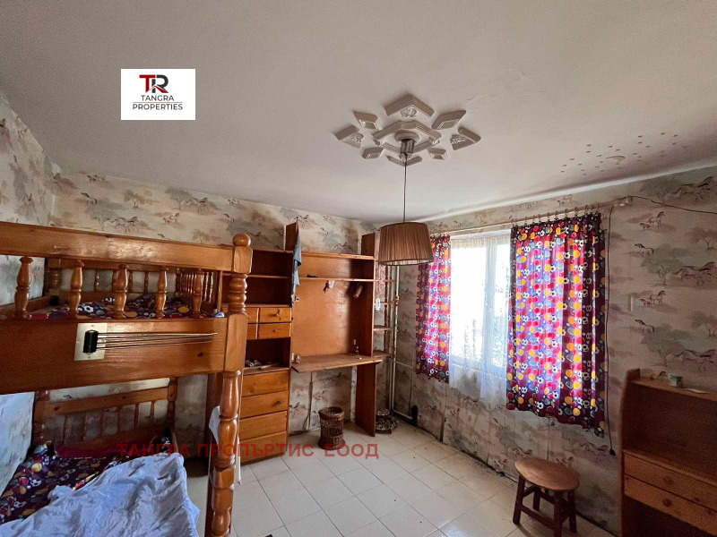 Продава  2-стаен област Перник , гр. Радомир , 65 кв.м | 49474275 - изображение [2]