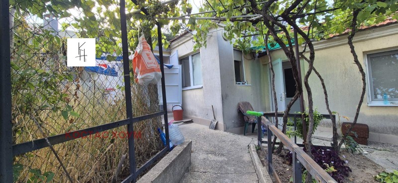 Продава КЪЩА, гр. Варна, Аспарухово