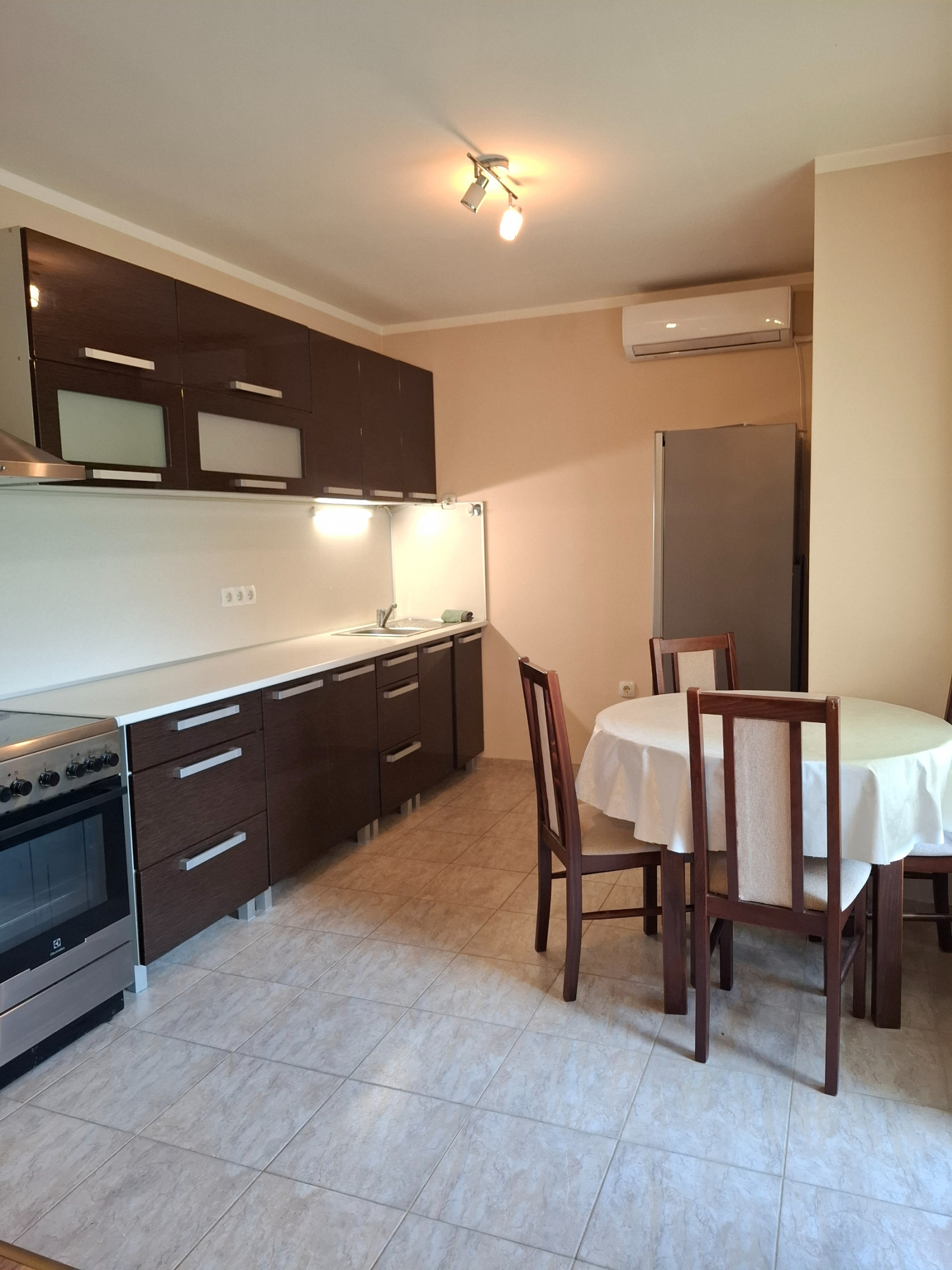 Продава 3-СТАЕН, гр. София, Сухата река, снимка 2 - Апартаменти - 55019565