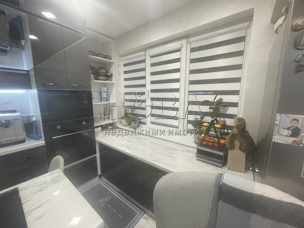 Продава МНОГОСТАЕН, гр. Русе, Широк център, снимка 2 - Апартаменти - 53008204