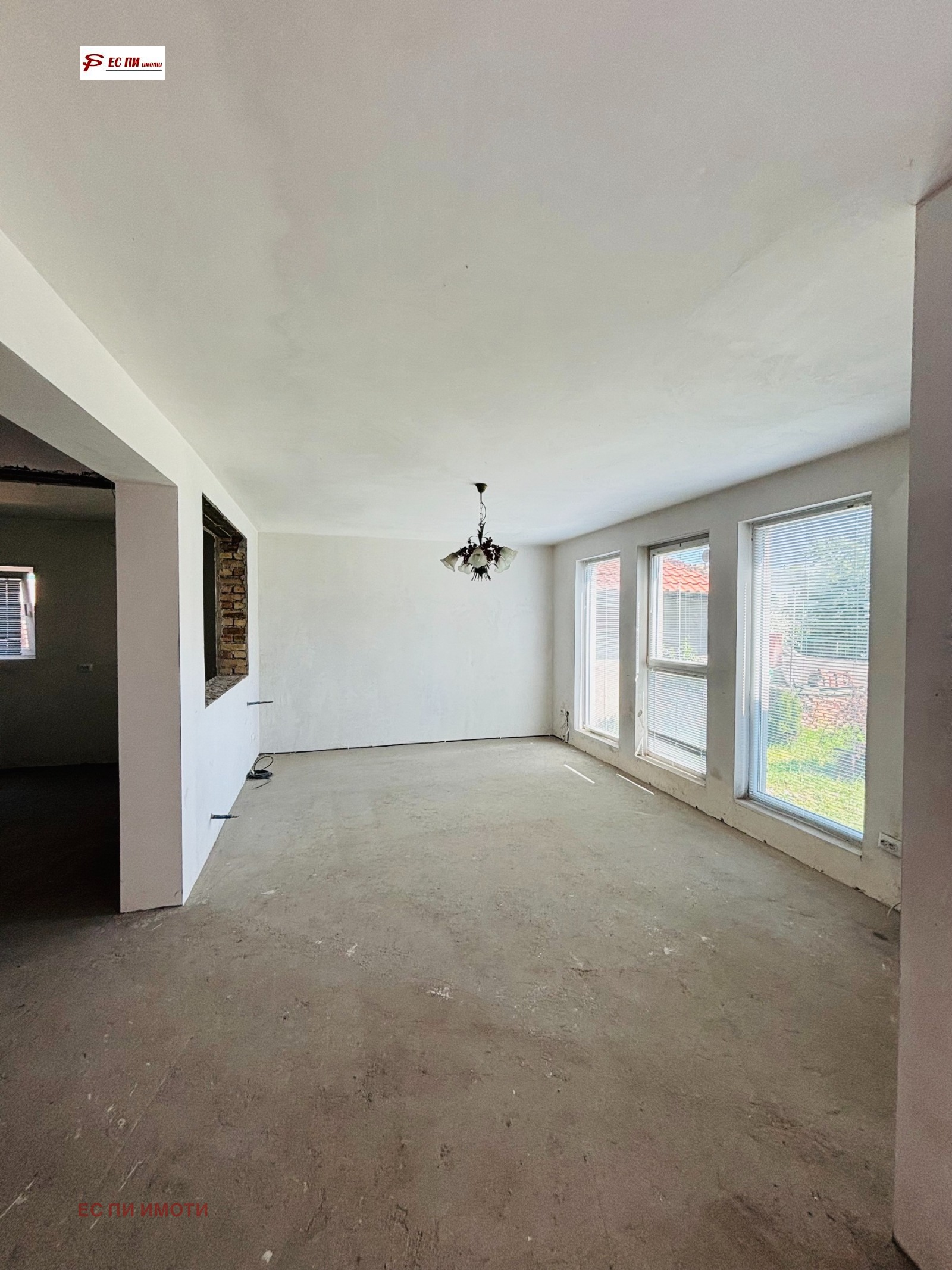 Продава КЪЩА, гр. Русе, Център, снимка 2 - Къщи - 48187971