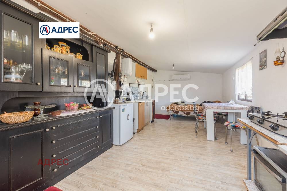 Продава КЪЩА, с. Орешак, област Варна